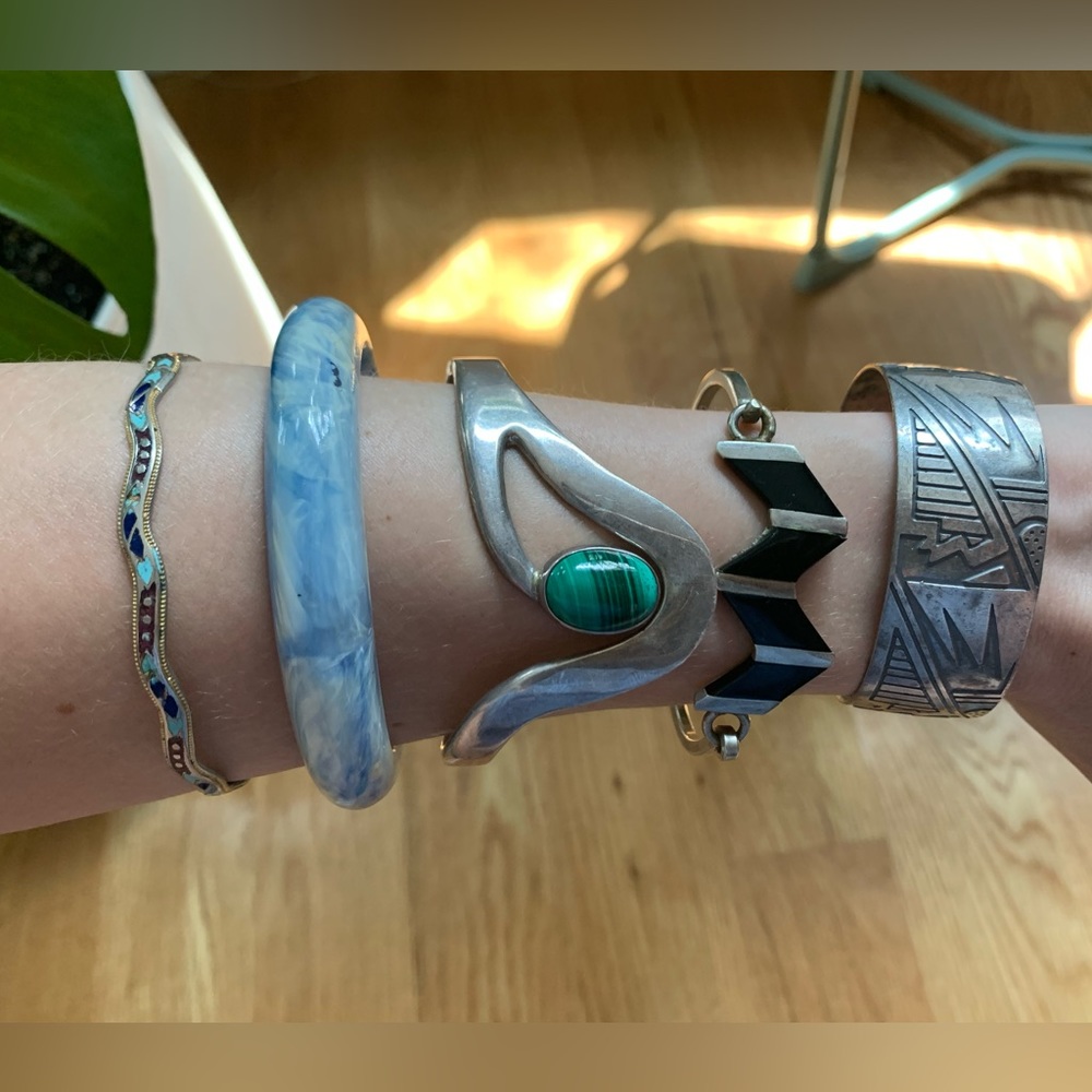 Vintage silver bangle/bracelet bundle plus one plastic bangle